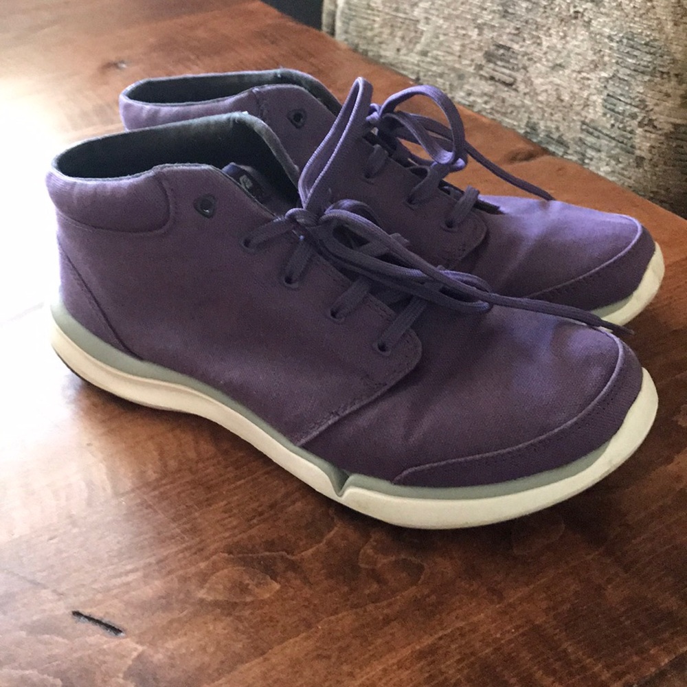 Teva sneakers. Good condition.